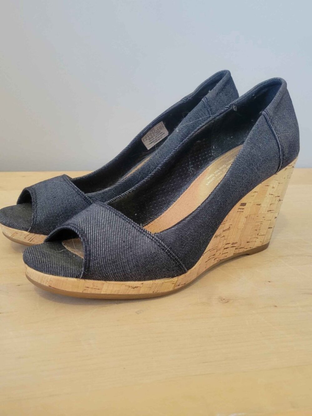 TOMS navy wedge heels peep toe size 8 - Picture 2 of 4